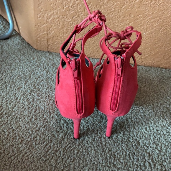 Size 6 fuchsia suede pointy heels - Picture 4 of 9